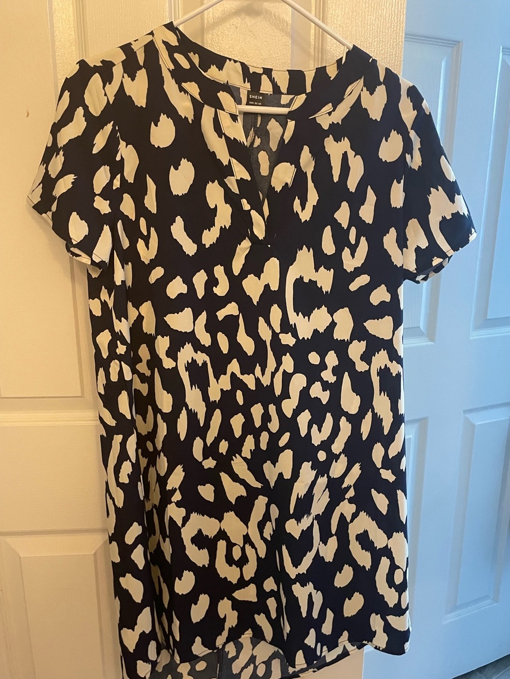 SHEIN short sleeve split neck dress navy blue print, Sz M, new